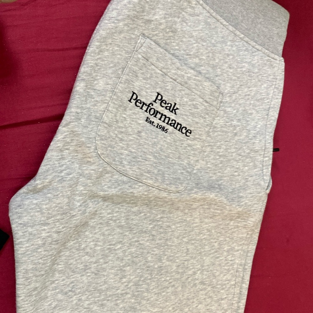 New Peak Performance gray joggers, size XL Burdi